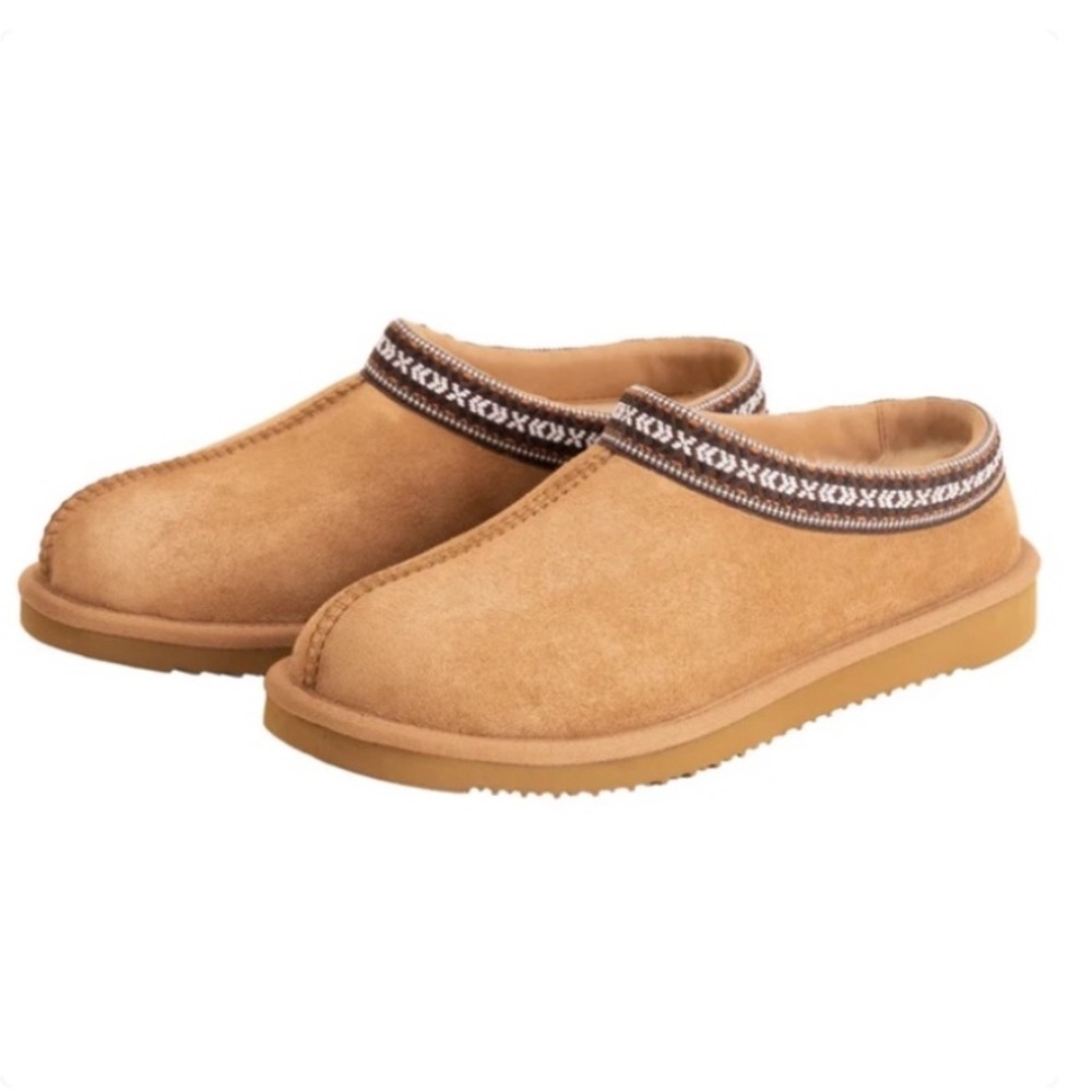 Kirkland Signature Tan (Chestnut) Shearling Slippers sz 9 women’s / 8 mens